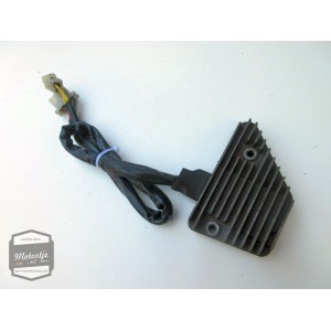 Honda VF500C spanningsregelaar / gelijkstroomregelaar / gelijkstroomwisselaar / spanningregelaar / spanning gelijkstroom wisselaar